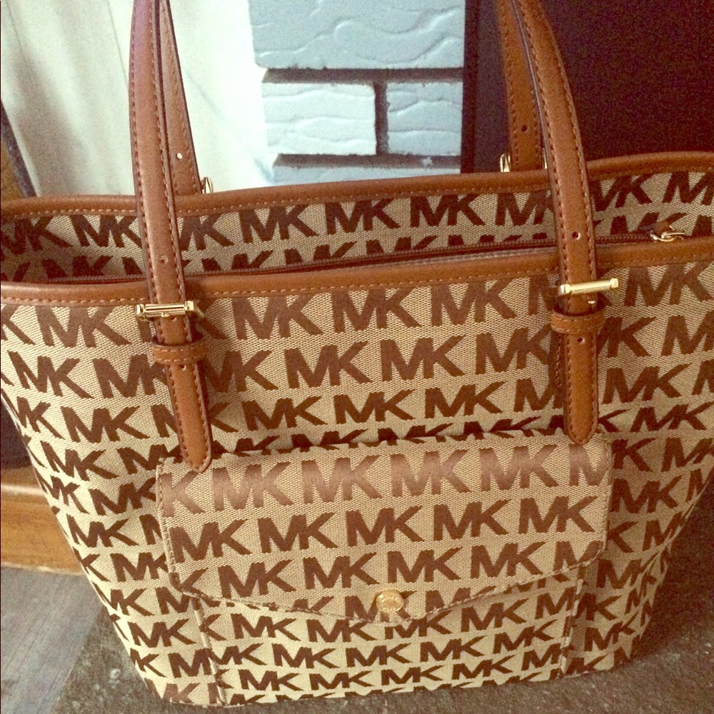 Michael Kors Jet Set Item LG PKT MF TOTE